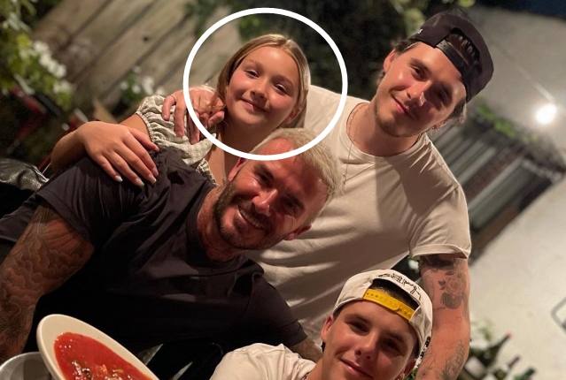 哈珀·贝克汉姆|贝克汉姆一家度假！小七又长肉，身材比不上48岁老妈，该减肥了