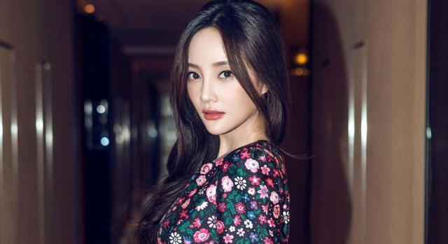 阿七聊|李小璐和张伟欣，就这样写好了她们的结局，不知道她们是否后悔？