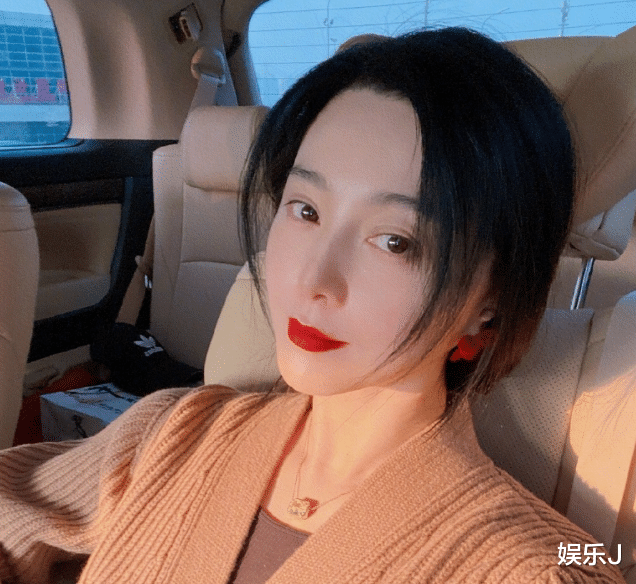 范冰冰|郑爽被曝偷税漏税后，首次发声，范冰冰紧随其后表态：不公平