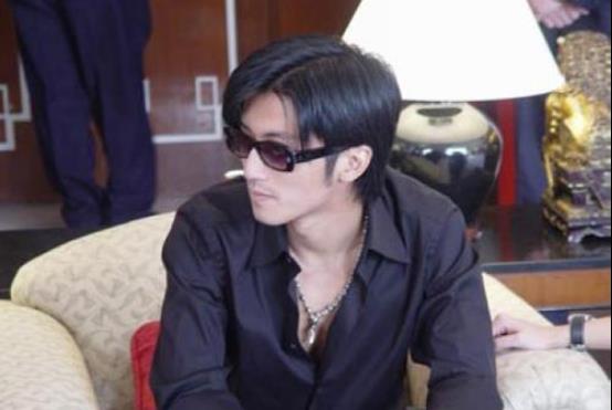 我独坐小窗一盏清茶 谢霆锋曾患癌，张柏芝“嘲讽”王菲求佛叩拜，谁是真爱一目了然！