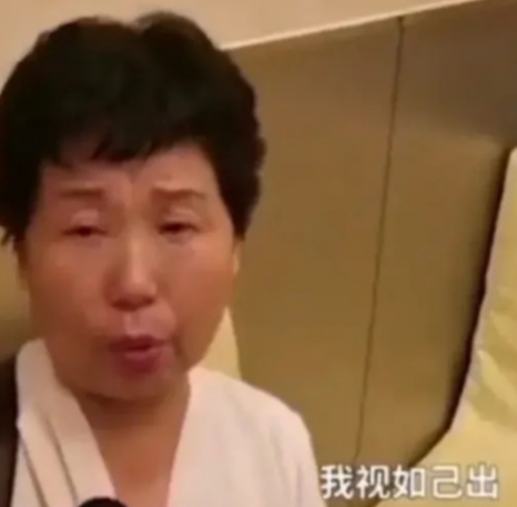 哲学筱筱|杜新枝说田静随便一次直播就赚十几万，田静的回应，道出真相！