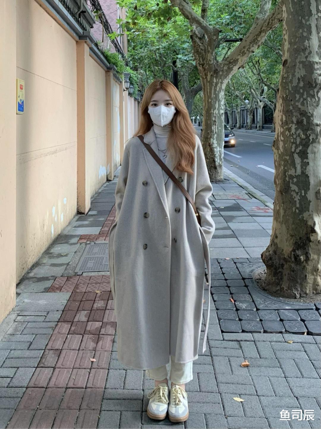 鱼司辰 秋冬季节不知道穿什么？一件毛呢大衣全搞定，让你美出新高度