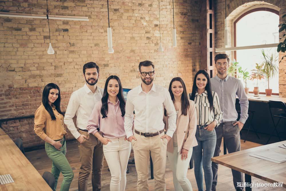 新手摄影师怎样拍好集体照合影，看看这5个创意技巧！
