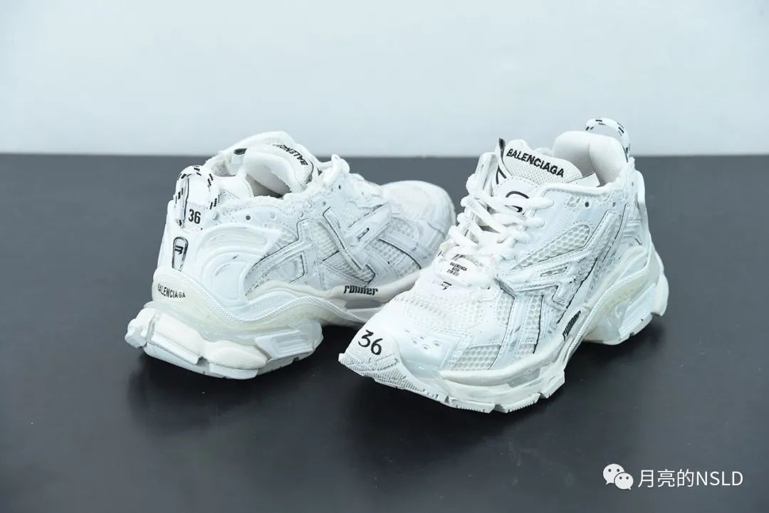 难舍离断 巴黎世家与kith联名的runner复古跑鞋是爆款还是丑笨的抄袭 都说像亚瑟士!!!