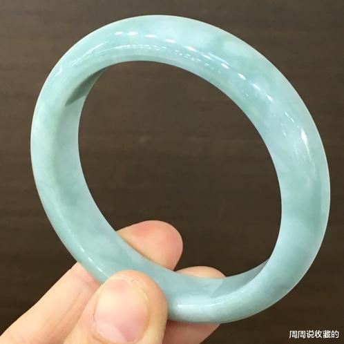 翡翠|很多的翠友都是好色之徒，恰恰b货都是带颜色的，什么是b货？