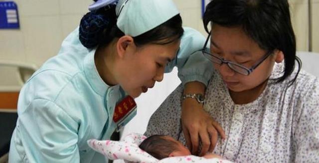 吴浩南说育儿 邻居女儿跟自己越长越像，亲子鉴定后，两家人乱成一团