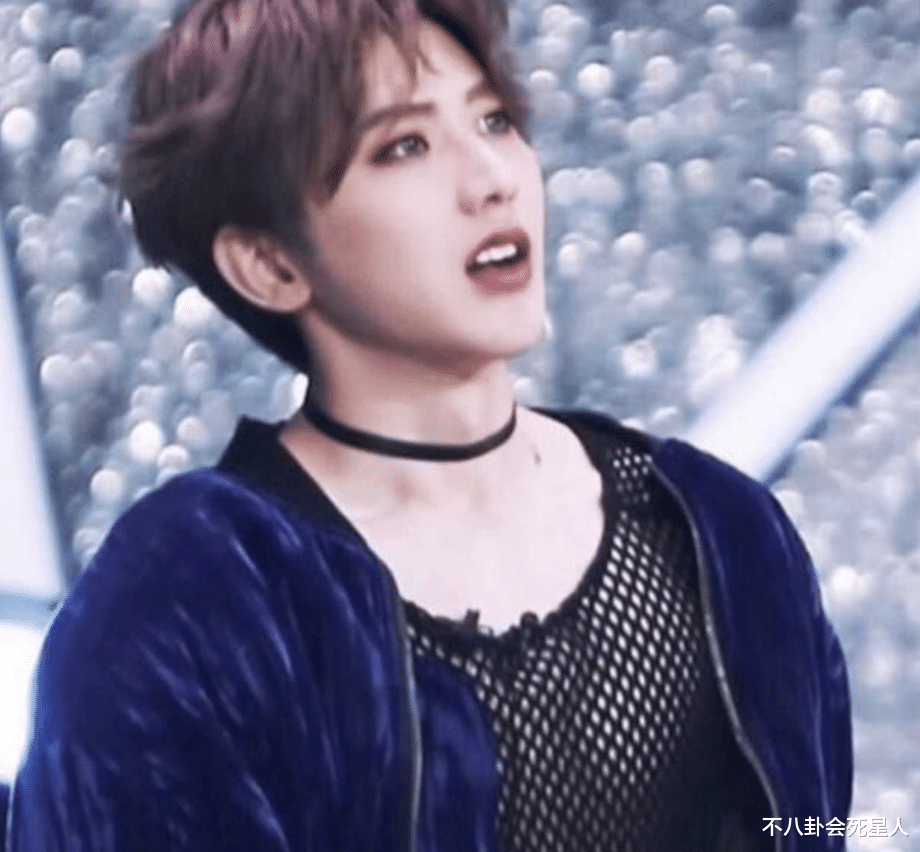 明星素颜|15位当红男星素颜：眯眯眼、月球表面、满脸痘，还暴露动脸痕迹