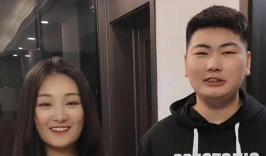 陈亚男|陈亚男官宣离婚，朱小伟成为香饽饽后，大衣哥的做法太聪明