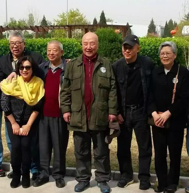 李连杰|30年前，李连杰为利智抛弃怀孕的黄秋燕，如今黄秋燕过得咋样？