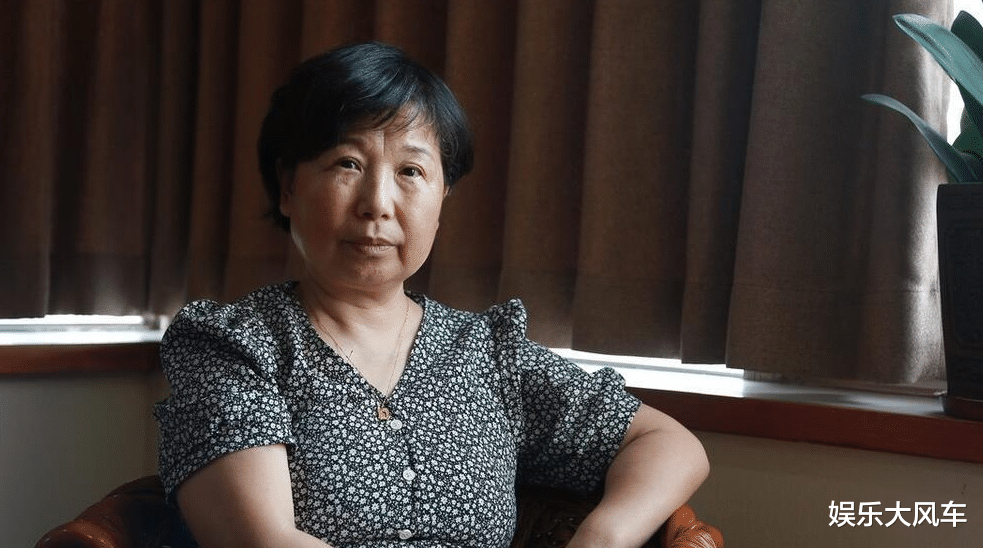 杜新枝|郭希宽回老家上坟，却不见杜新枝身影，网友：二人真离婚了？