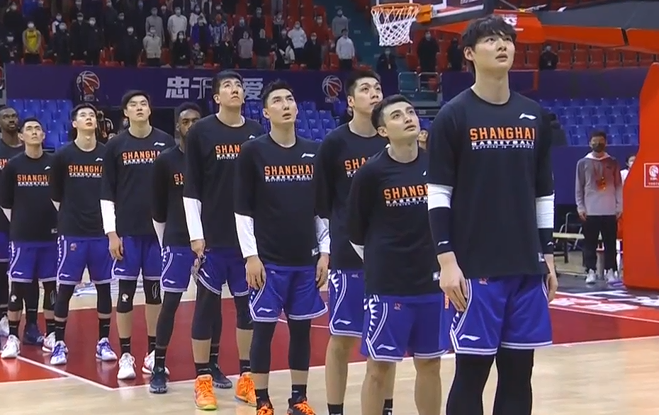 山东男篮|混乱！山东24分钟15次失误，上海状态不佳落后12分