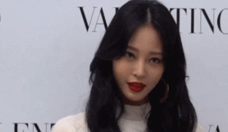 韩艺瑟|“财阀千金”韩艺瑟：无谓男友曾是“牛郎”，开直播怒斥爆料者