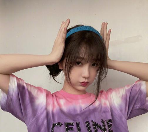 美甲|虞书欣晒新造型，手上的“乖乖女美甲”成亮点，当导师就是不一样