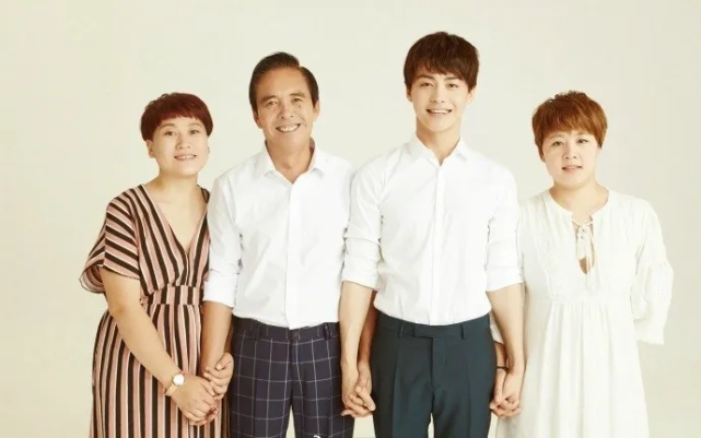 马天宇|马天宇：妈妈在中秋节自尽，药是我买的，弟弟被“抵债”了