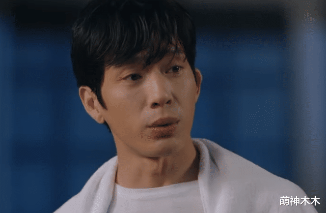 杨紫|《女心理师》首播！杨紫眉毛抢戏，井柏然磨平眼袋，剧情过于悬浮