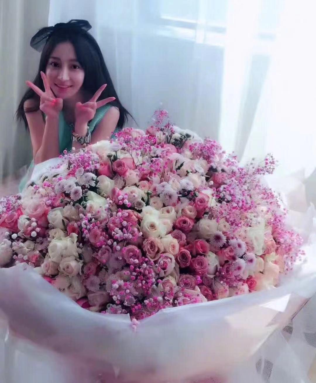 姚笛|39岁姚笛遭婚变？老公与美女手拉手有说有笑，网友：天道好轮回