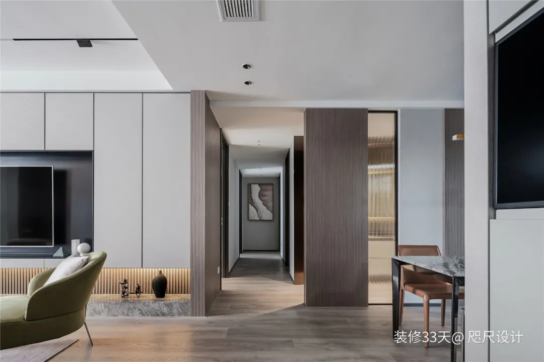 装修设计:现代轻奢质感,四室大平层