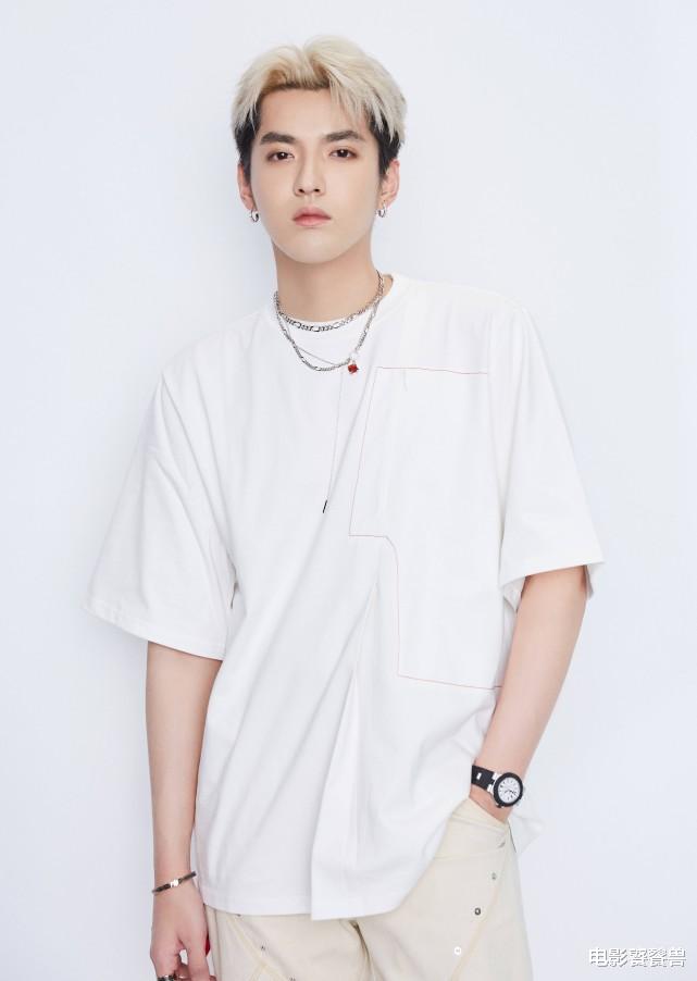 吴亦凡|吴亦凡活动生图流出，状态却与精修图有差距，90后顶流变胖了