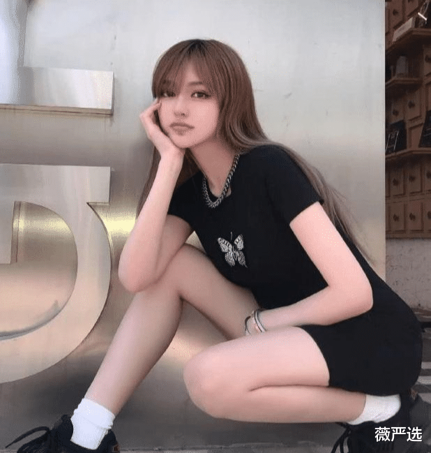 周扬青|分手后太大胆，独秀“电线杆”式美腿，周扬青过的才是逆袭人生