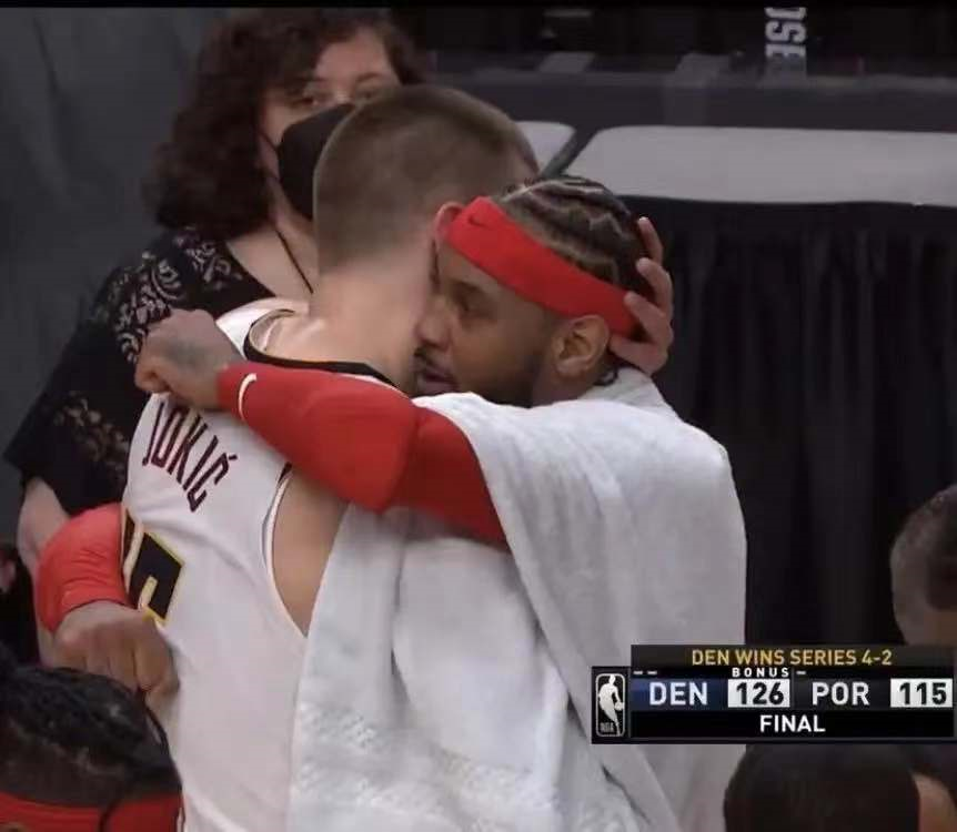 季后賽|再見湖人！又一個時代結束！單場47分11板！他第1年季后賽就爆