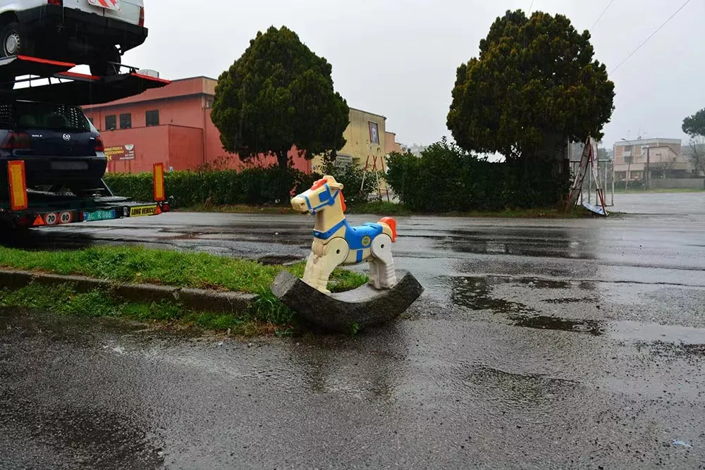 InsDaily 想象力炸裂！在大峡谷吹泡泡，在塞纳河畔看星星：法国人真浪漫！