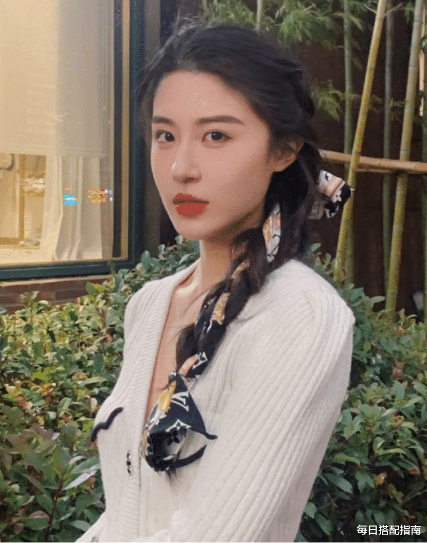 发型|天热了，别再披头散发了！这些适合夏天的流行发型，请收好