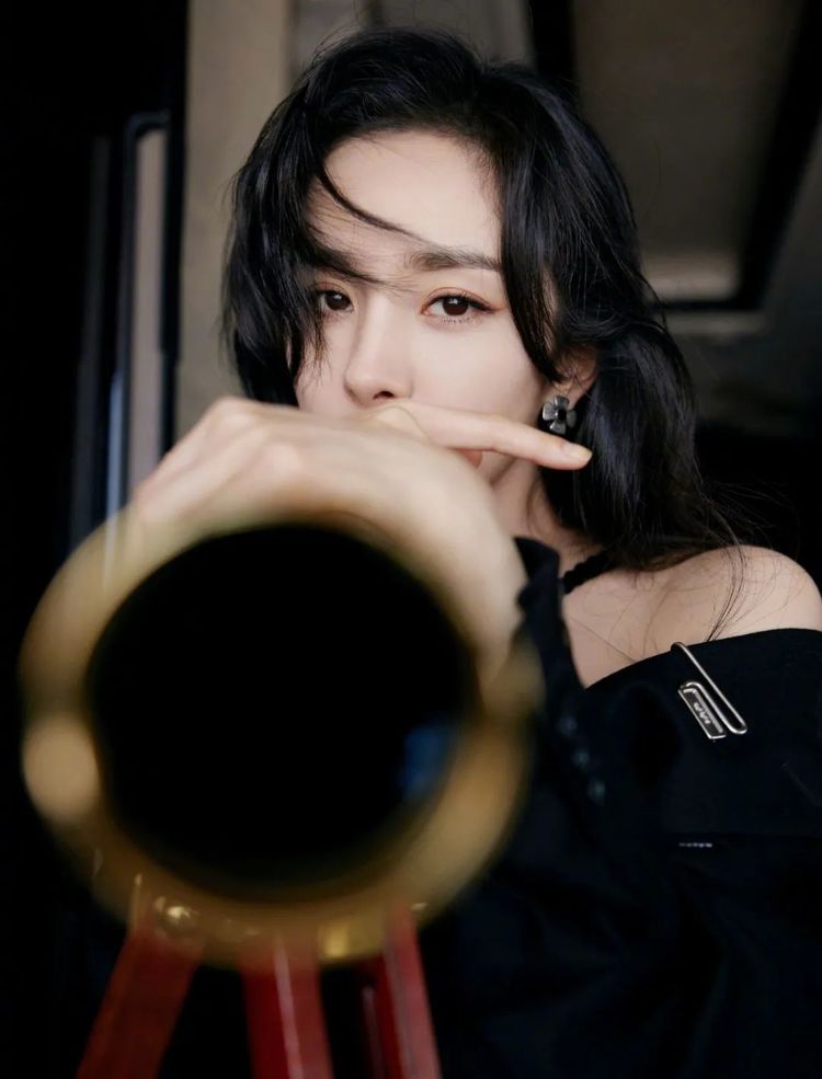 杨幂|杨幂和毛晓彤堪称女王操作！但面对颜值，两人怎么越来越回去了？