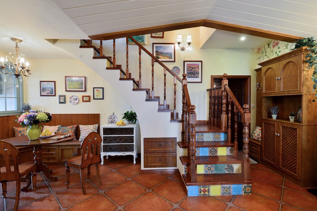 房子再大也不能浪费空间，25款复式楼梯柜实拍