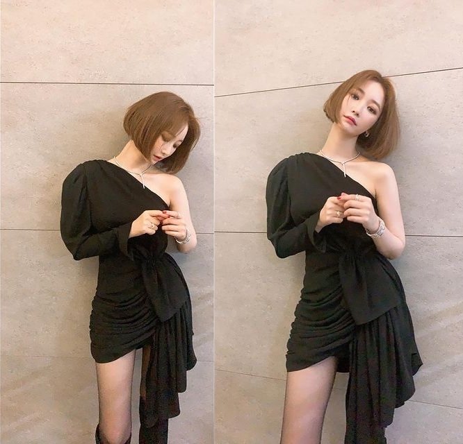 穿衣搭配|曾获校服大赛金奖，后被称为“短发女神”，造型搭配干练帅气