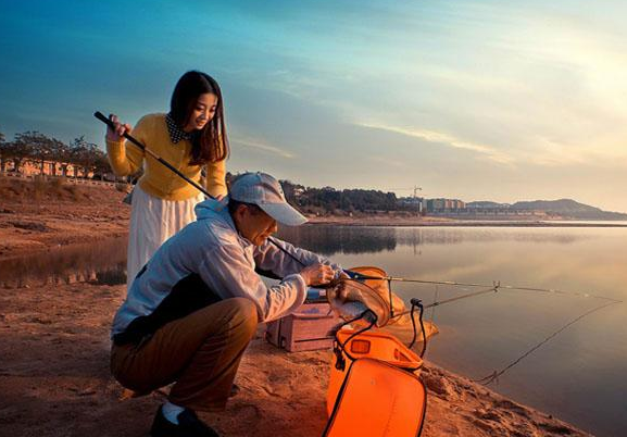 |蚯蚓是万能饵,钓鱼也要注意这3点,不然一样不好使——盛世三渔