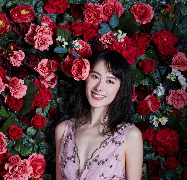 梁洛施|31岁梁洛施终于回到了大众视野，颜值和品味始终在线！