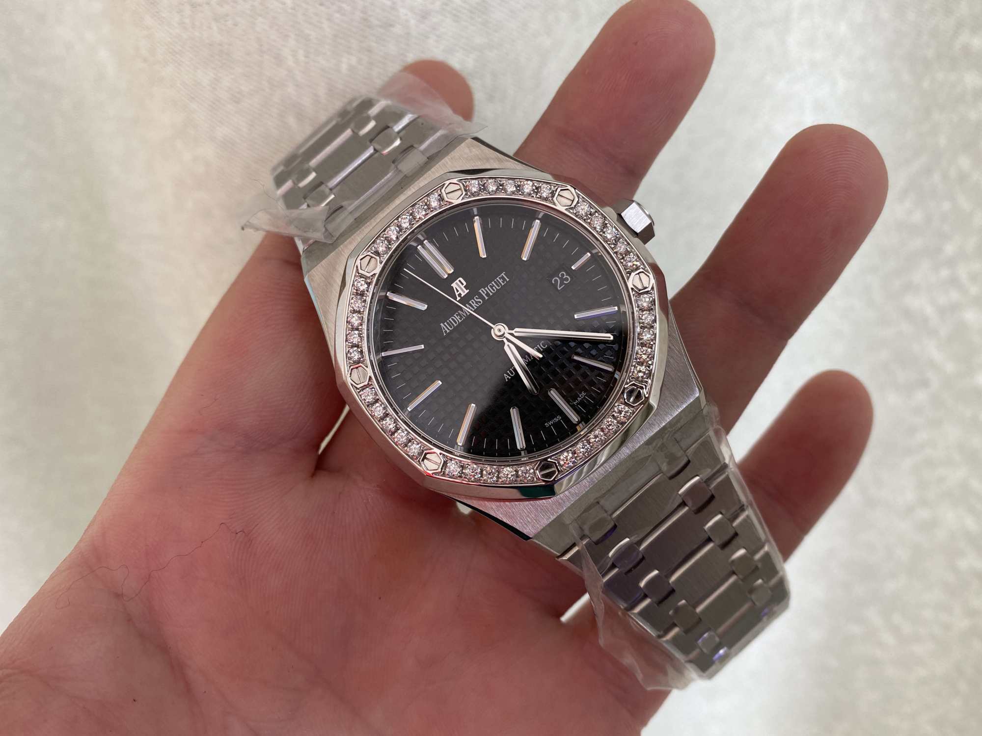 大c论表镶钻|大c论表:爱彼AP15400换装原装字面,圈口镶钻会有哪些惊喜