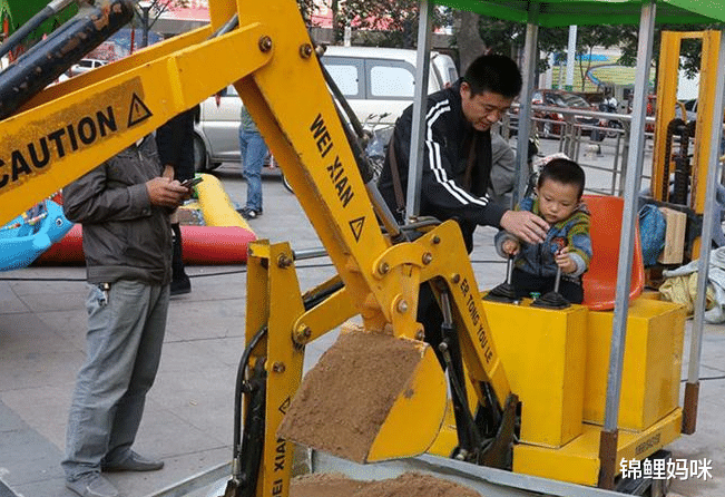 锦鲤妈咪|孩子钟爱的“挖掘机”，有家长不知道的魔力，男宝和女宝都被吸引