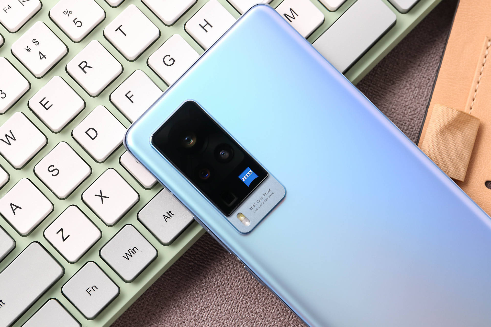 vivo|vivo X60 Pro测评：轻薄握持与旗舰性能兼得