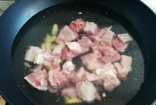 萝卜|冬季皮肤干燥，建议多吃这菜，补充维生素C，肌肤水润显年轻