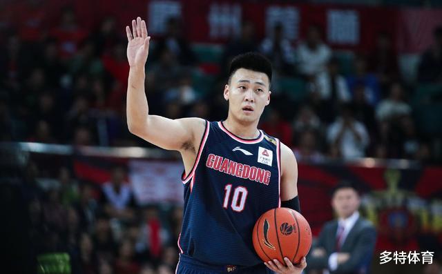 趙睿|26+8！20+8！拒絕新疆首鋼700萬頂薪降薪留在宏遠，他聯手杜鋒一心衛冕