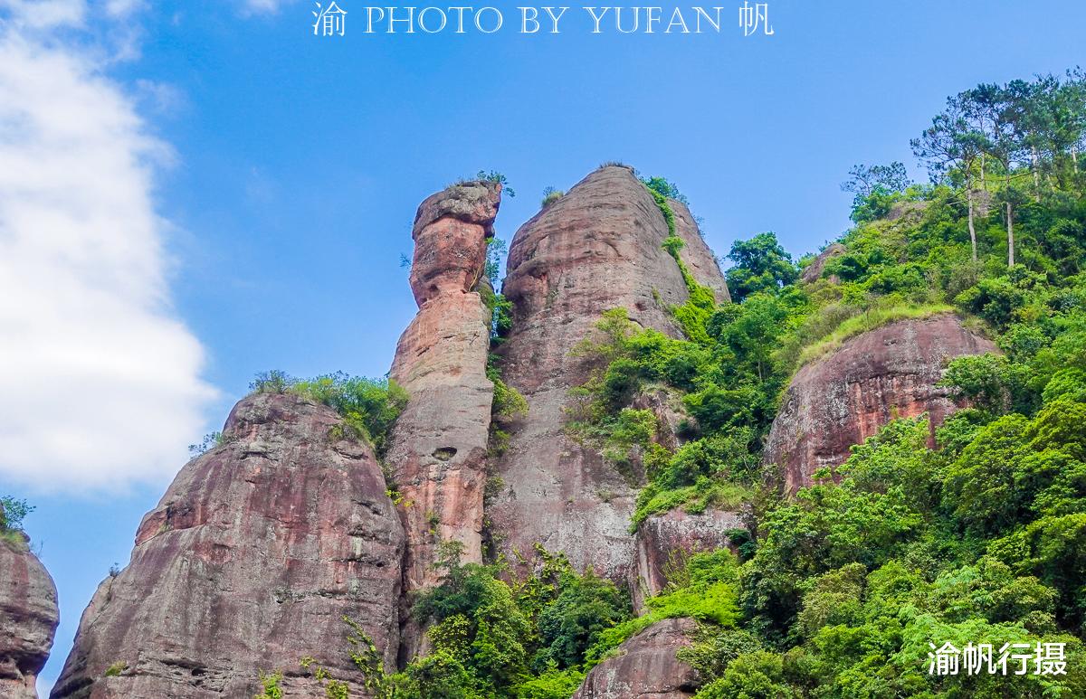 丹霞地貌 广西有座世所罕见的山峰，下面喀斯特，上面是丹霞，真是不可思议