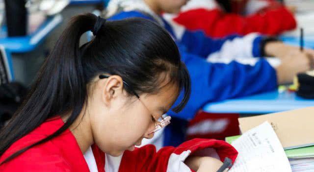 爱心常相伴|上初中才明白,小学的分数太水怎么办?特级教师:假期悄悄拔尖