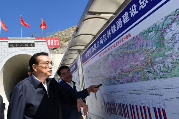 青藏铁路 中国又一超级工程！进藏“天路”即将完工，川藏铁路为何非建不可