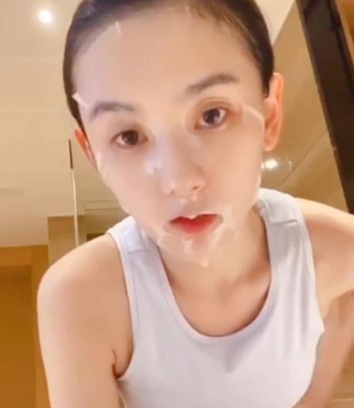 周雨彤|杨紫: 我卸妆了，周雨彤: 我也卸妆了，宋伊人: 麻烦让开