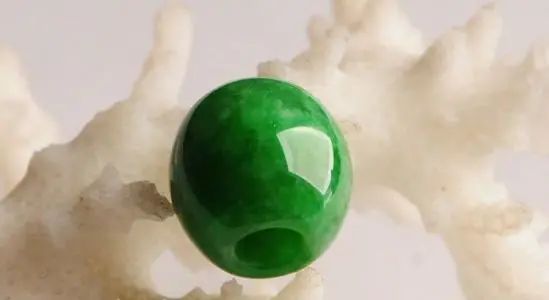 翡翠|翡翠为什么会有光泽？想买翡翠的你一定要知道！