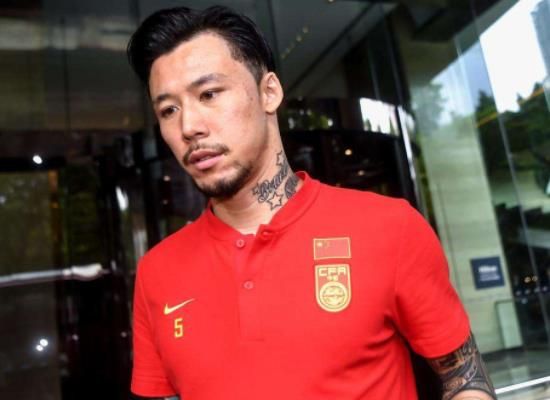 国足|不用再发愁！体育总局暗助李霄鹏，李铁2大爱将恐无缘国足