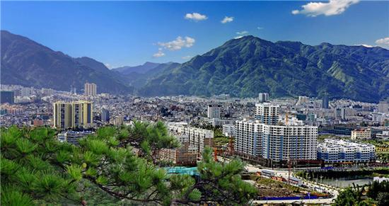 胃酸 听说不小心把蚂蟥吃进肚子里，它会在肚子里繁衍后代，是真的吗？