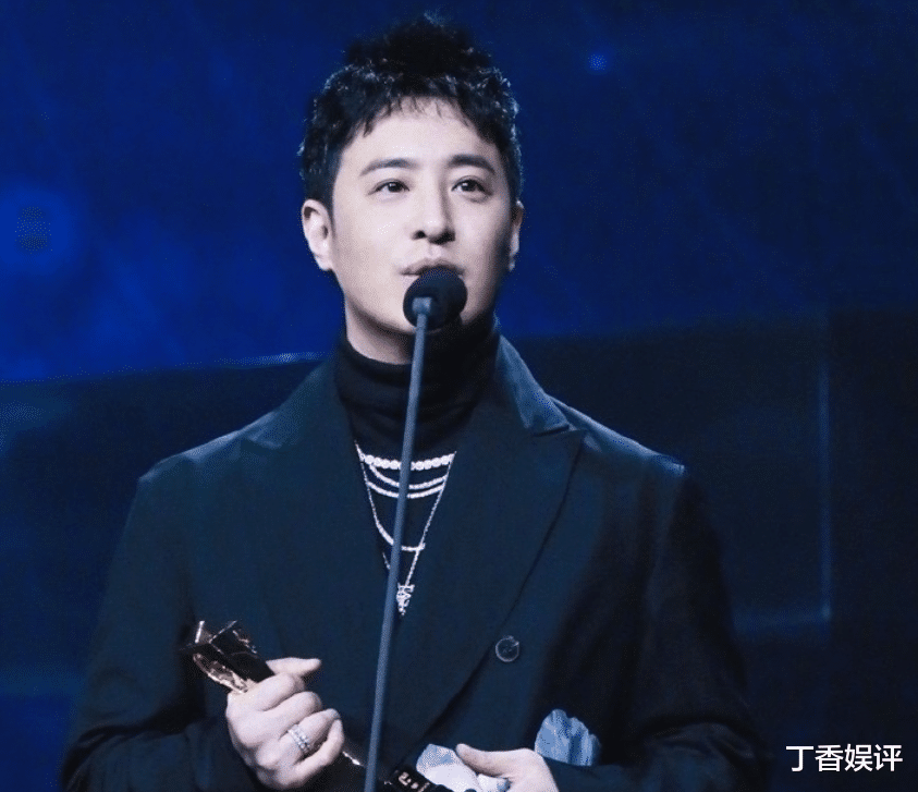 潘玮柏|潘玮柏带老婆看演唱会，宣云晒与孟佳合照，无美颜镜头下现真颜