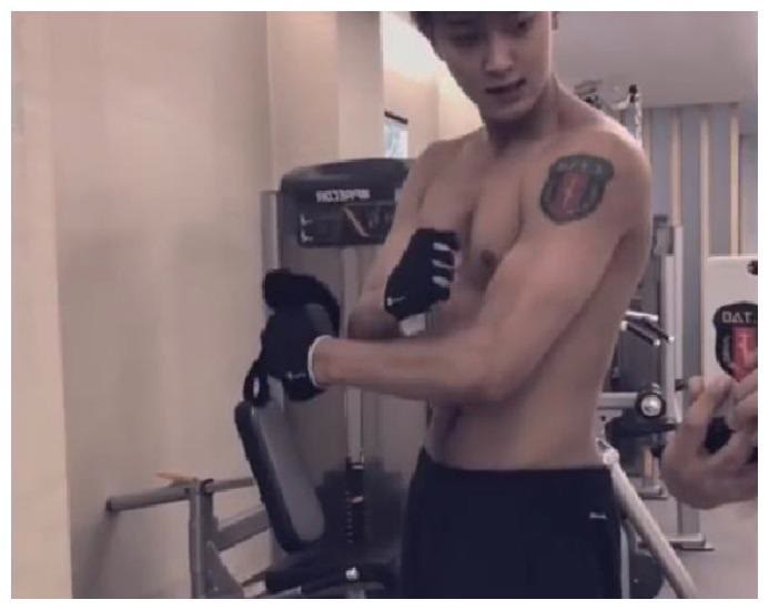 明星|扫“娘”风暴来袭，这些明星纷纷展示硬汉照，求生欲满满