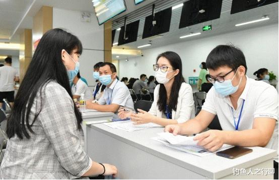 hr|“对不起,我们不招三无家庭的本科生”,大公司HR说出心里话