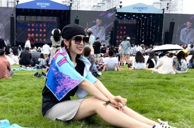 桃小菁的|《你微笑时很美》再次引众怒，余霜被传参演第二部，遭NC粉冲烂！