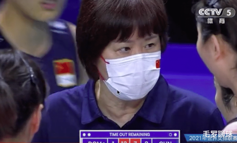 郎平|中国女排这瞬间催人泪下！包壮带林莉小心翼翼问郎平：能换她上吗