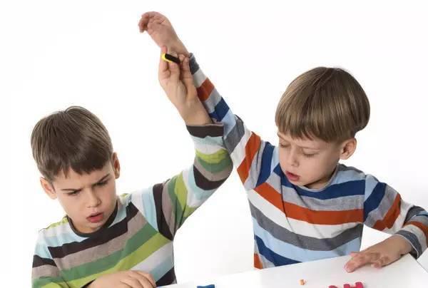 我是妈妈|孩子“情商”高还是低，其实一眼就能看出，许多父母仍不以为意