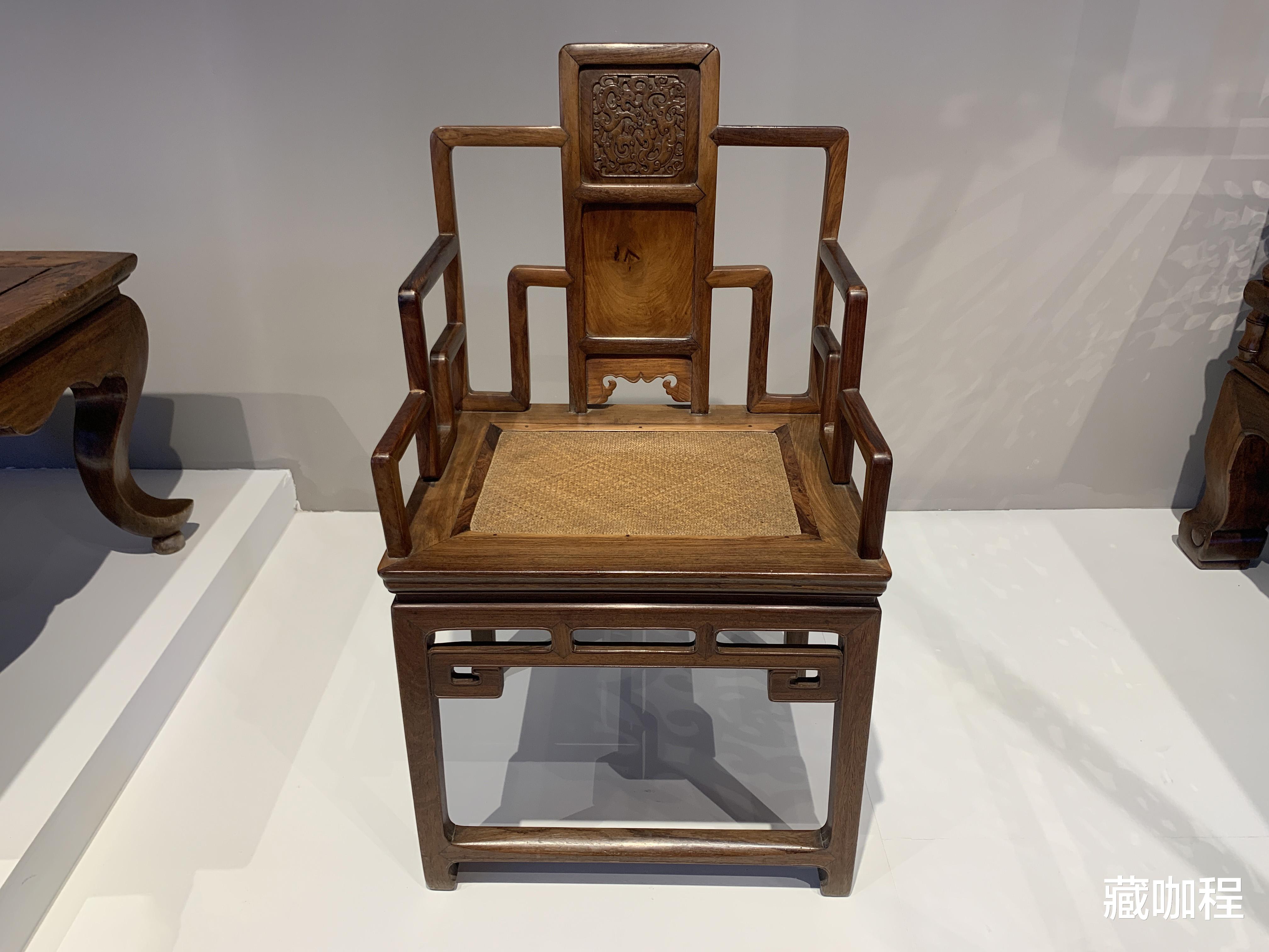 |有束腰、马蹄足,另类清式黄花梨椅